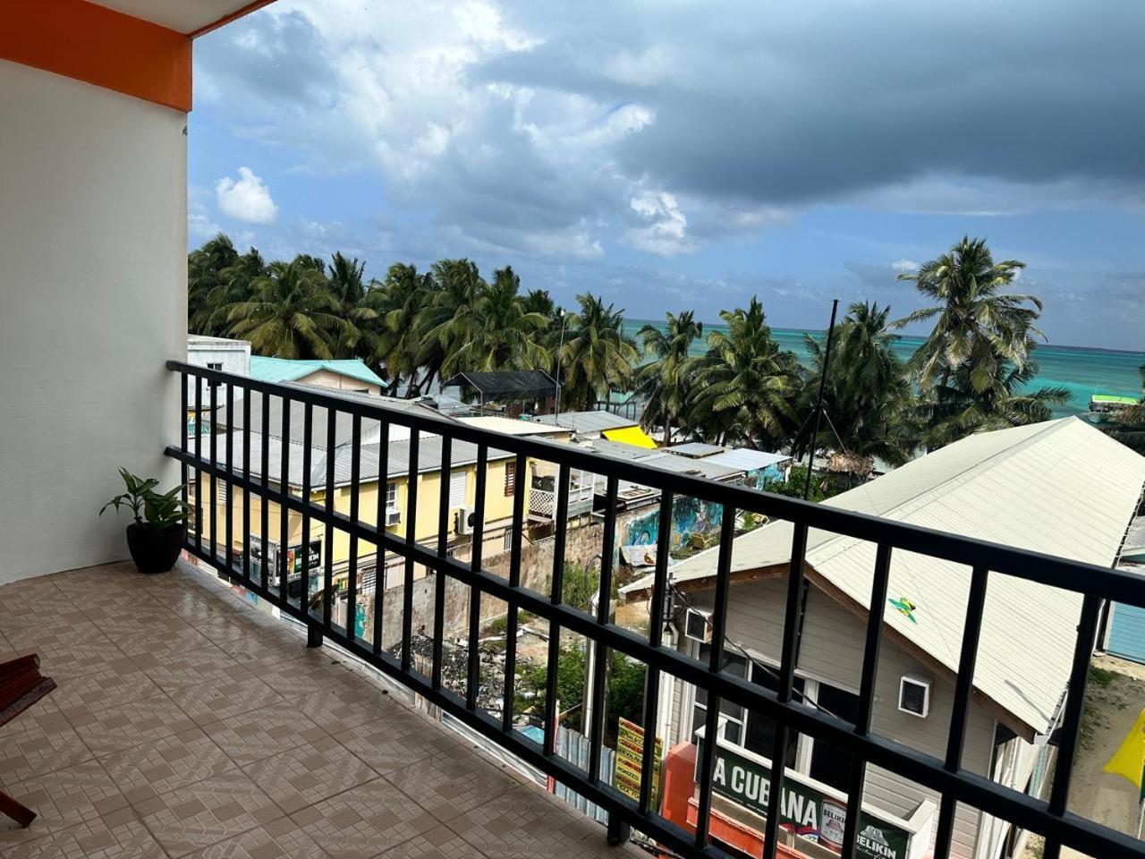 Enjoy Hotel Caye Caulker Eksteriør bilde